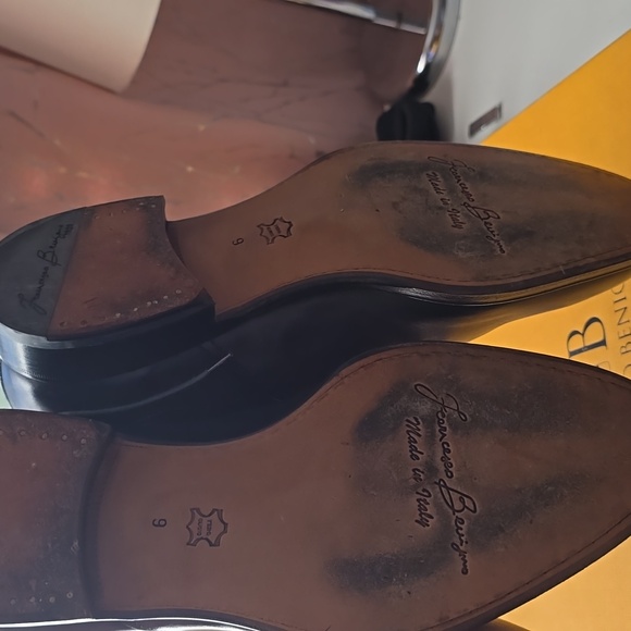Black Leather Oxford Shoes with Polished Finish